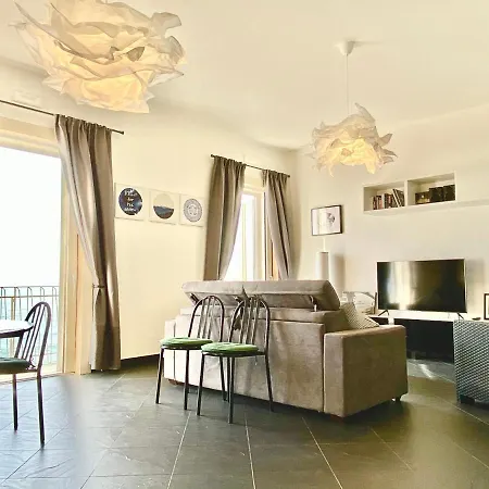 Bright With Sea View Balcony Διαμέρισμα