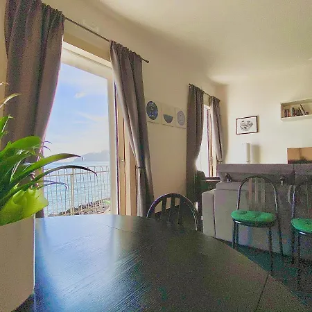 Bright With Sea View Balcony Διαμέρισμα Σαλέρνο